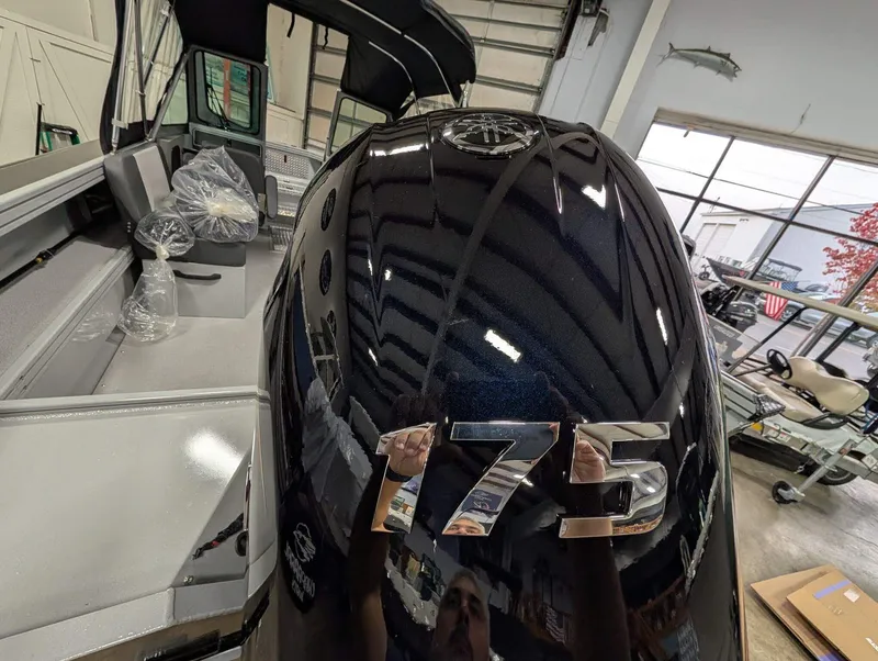 Slide: The Image of Smoker Craft Phantom 20 X2 2026 - 18