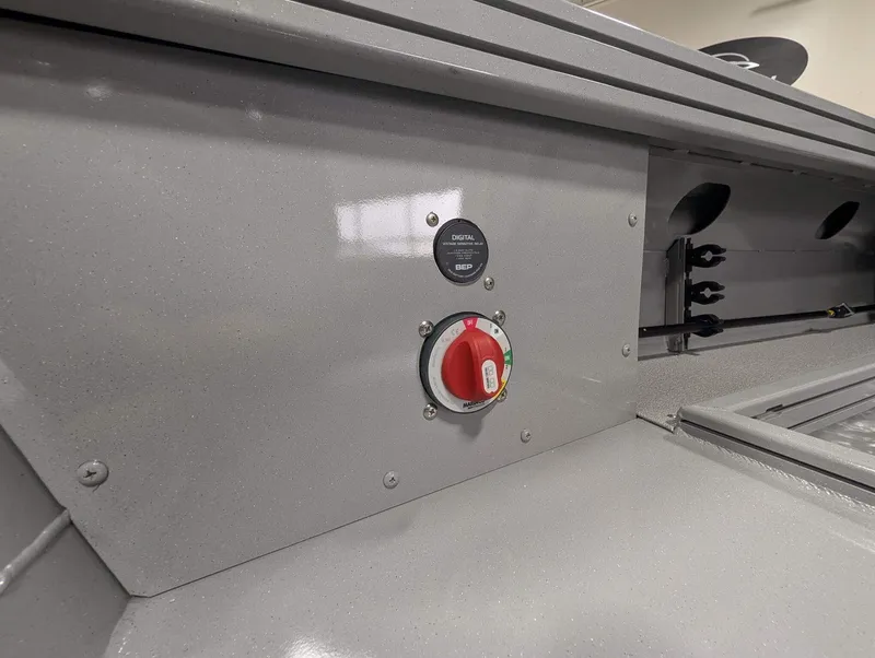 Slide: The Image of Smoker Craft Phantom 20 X2 2026 - 19