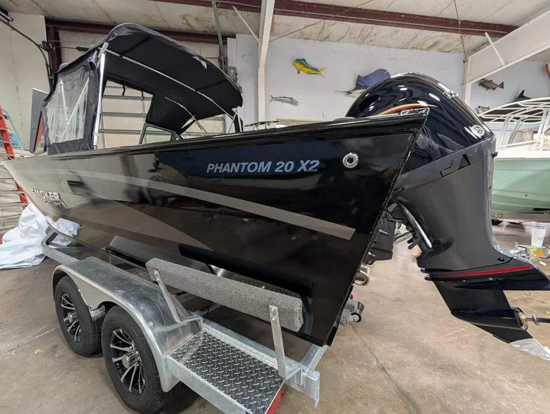 Slide: The Image of Smoker Craft Phantom 20 X2 2026 - 5