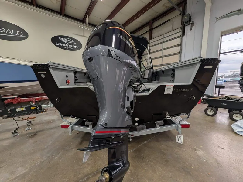 Slide: The Image of Smoker Craft Phantom 20 X2 2026 - 6