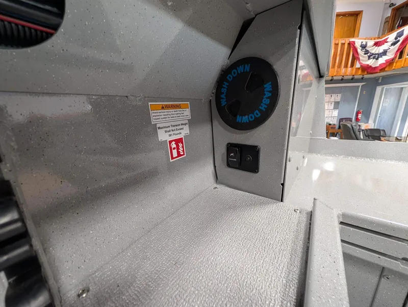 Slide: The Image of Smoker Craft Phantom 20 X2 2026 - 13