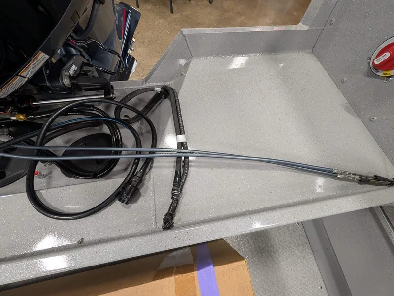 Slide: The Image of Smoker Craft Phantom 20 X2 2026 - 16