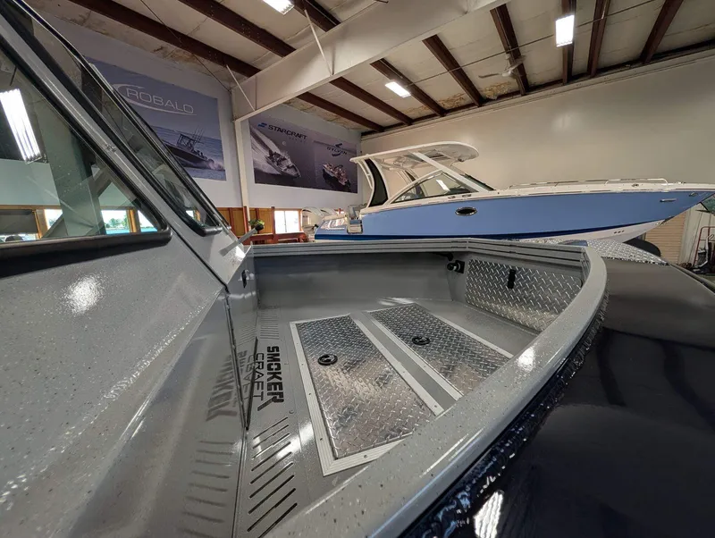 Slide: The Image of Smoker Craft Phantom 20 X2 2026 - 19