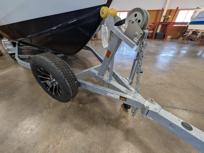 Slide: The Image of Smoker Craft Phantom 20 X2 2026 - 21