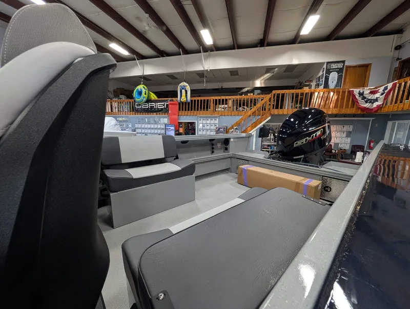 Slide: The Image of Smoker Craft Phantom 20 X2 2026 - 22