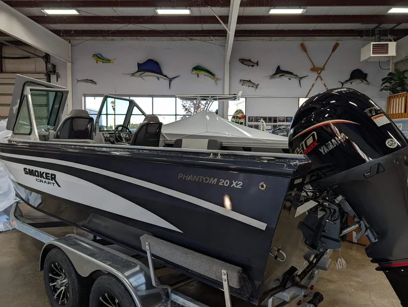 Slide: The Image of Smoker Craft Phantom 20 X2 2026 - 3