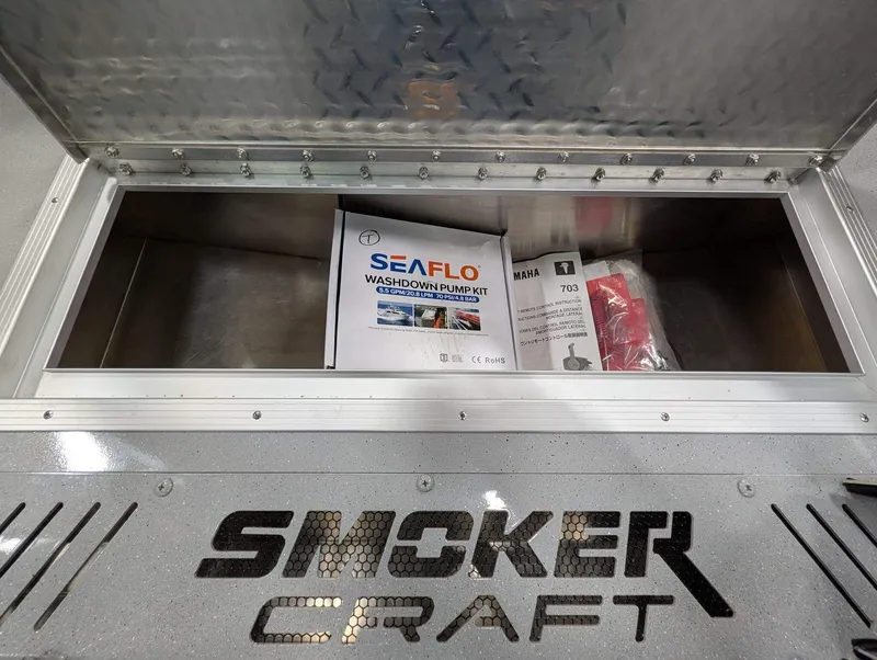 Slide: The Image of Smoker Craft Phantom 20 X2 2026 - 32