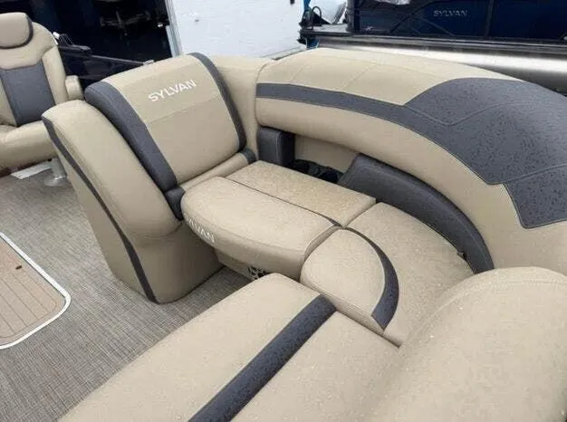 Slide: The Image of Sylvan L3 DLZ DH Bar 2025 - 7