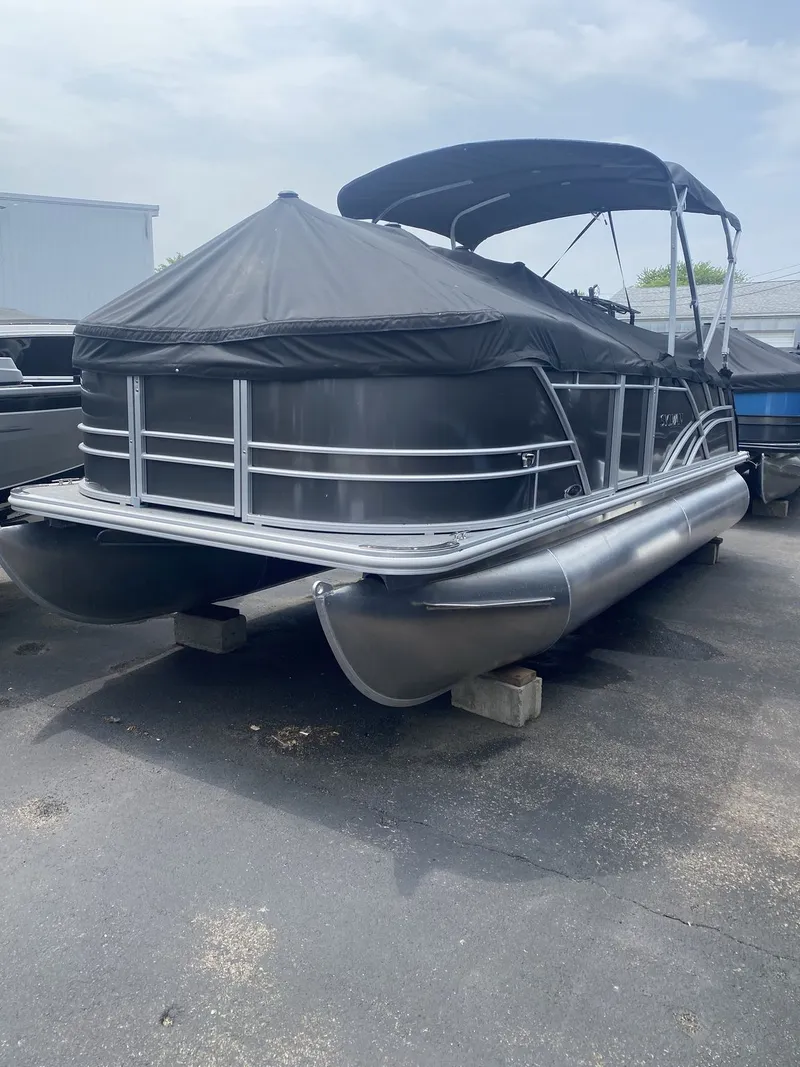 The Image of Sylvan Mirage 820 CLZ DH 2025 - 1