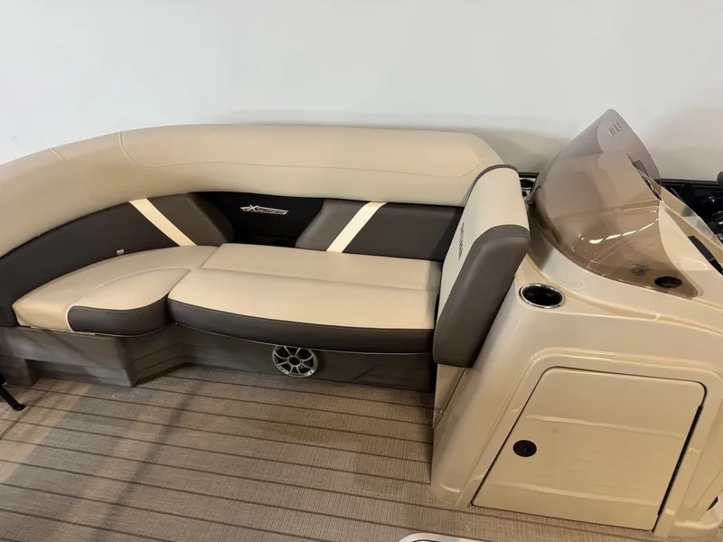 Slide: The Image of Sylvan Mirage X3 2025 - 9