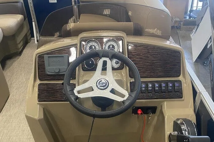 Slide: The Image of Sylvan Mirage 822 CLZ 2025 - 6