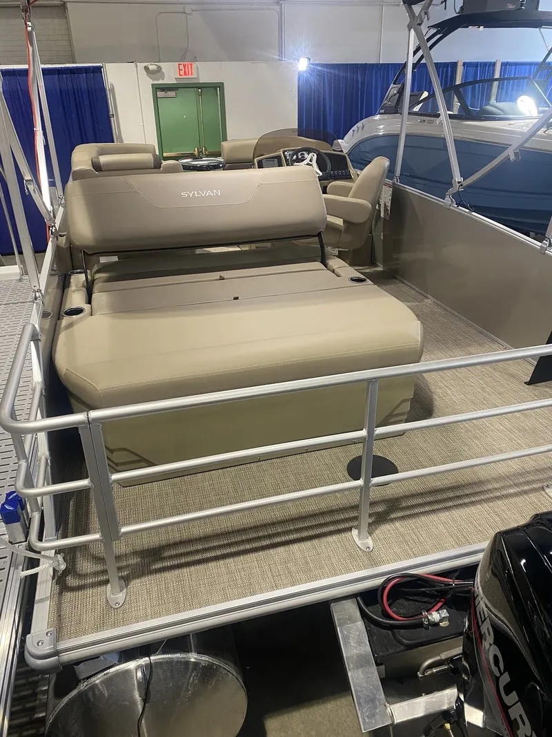 Slide: The Image of Sylvan Mirage 820 CLZ DH 2026 - 3