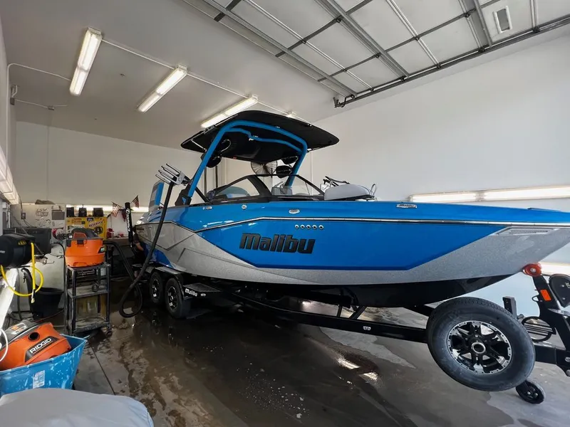 The Image of Malibu Wakesetter 25 LSV 2022 - 0