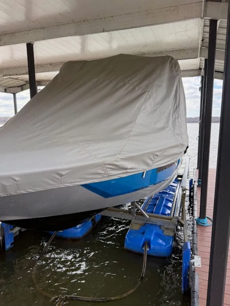 Slide: The Image of Malibu Wakesetter 25 LSV 2022 - 12