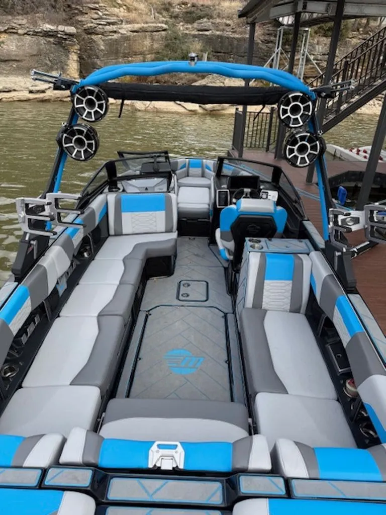 Slide: The Image of Malibu Wakesetter 25 LSV 2022 - 6