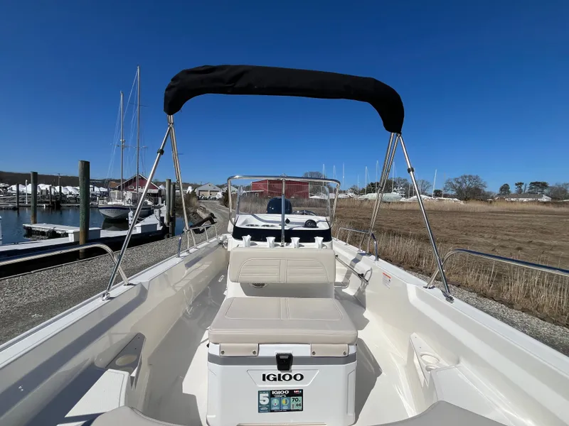 Slide: The Image of Boston Whaler 170 Montauk 2026 - 19