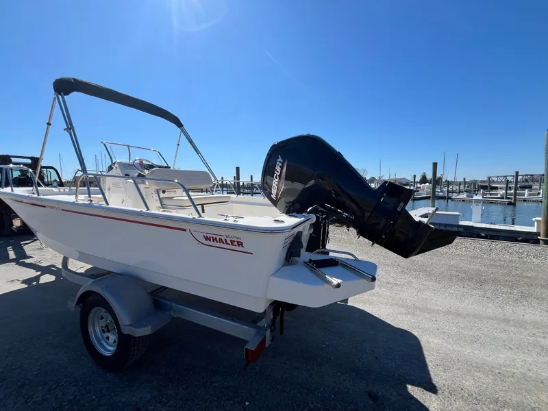 Slide: The Image of Boston Whaler 170 Montauk 2026 - 4