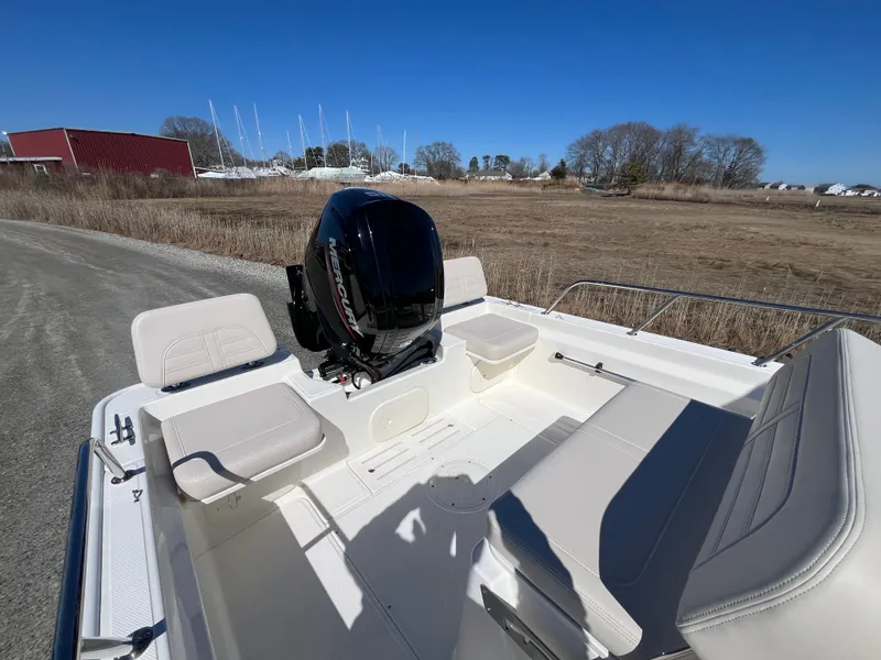 Slide: The Image of Boston Whaler 170 Montauk 2026 - 6