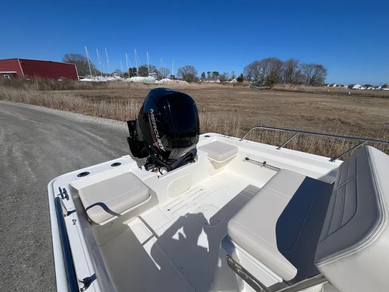 Slide: The Image of Boston Whaler 170 Montauk 2026 - 7