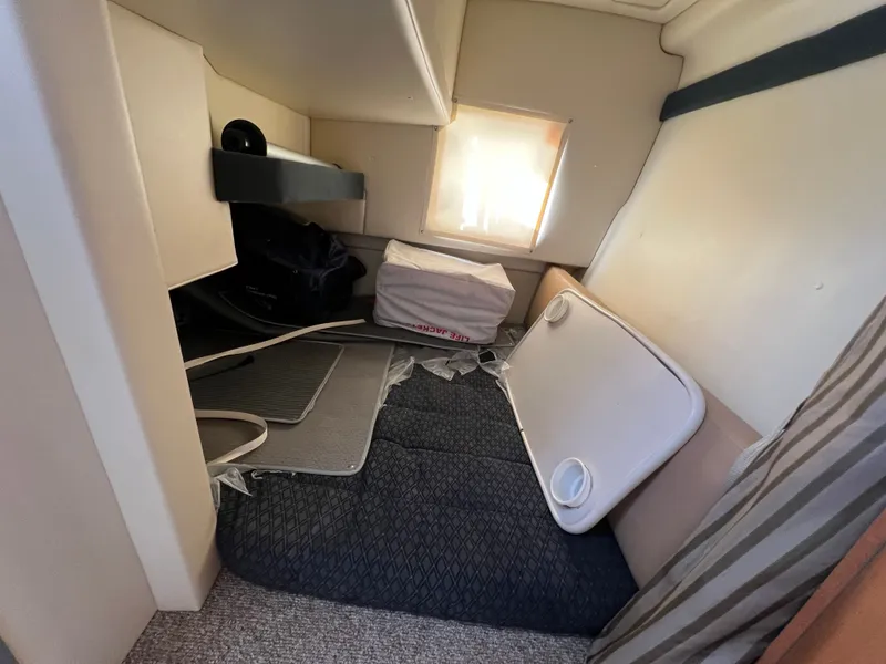 Slide: The Image of Bayliner Discovery 289 2007 - 22