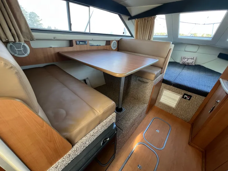 Slide: The Image of Bayliner Discovery 289 2007 - 24