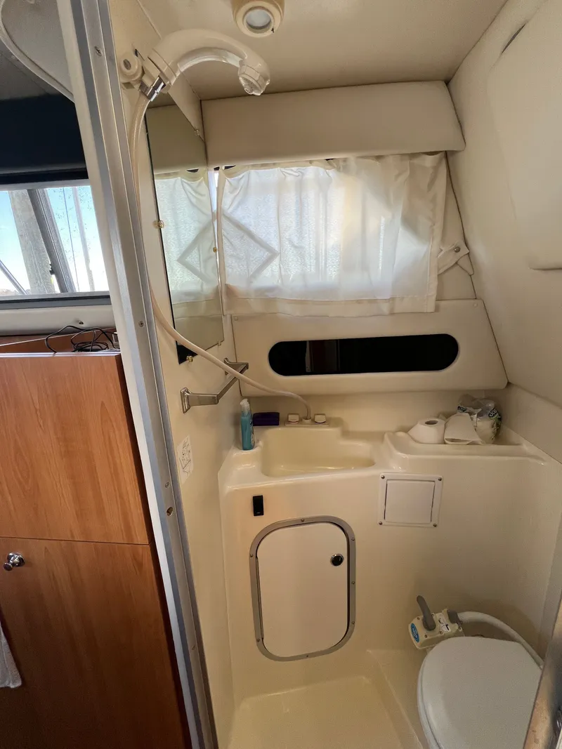 Slide: The Image of Bayliner Discovery 289 2007 - 38