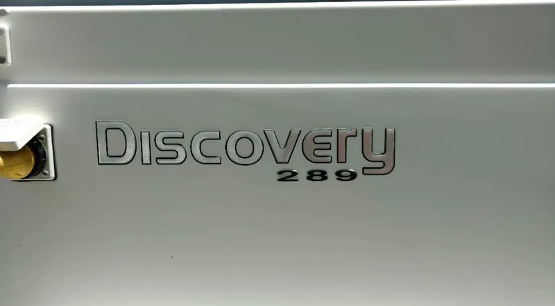 Slide: The Image of Bayliner Discovery 289 2007 - 8