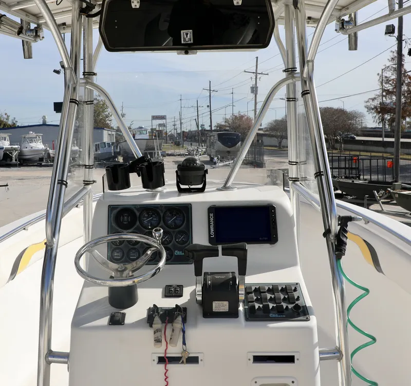 Slide: The Image of Helm of a 2005 Sea Chaser 2600 Offshore boat. - 5