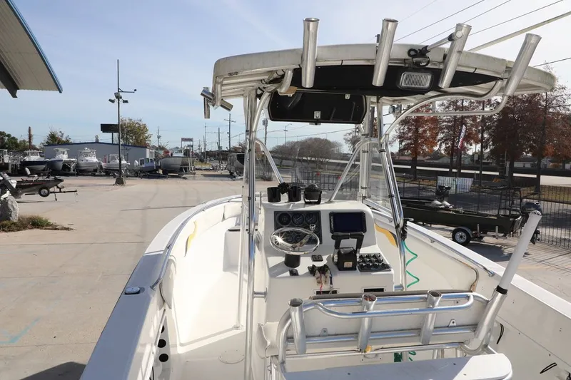 Slide: The Image of 2005 Sea Chaser 2600 Offshore boat parked at dock. - 7