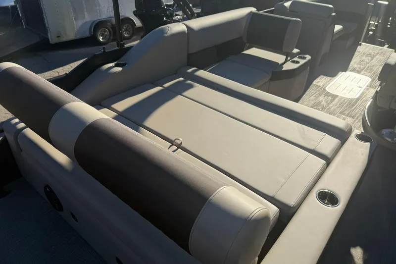 Slide: The Image of 2026 Bentley Pontoons Elite 223 Swingback Bench interior view. - 12