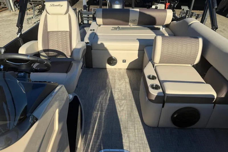 Slide: The Image of Interior of Bentley Pontoons Elite 223 Swingback Bench 2026. - 7