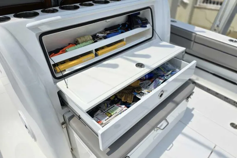 Slide: The Image of Valhalla 33 JUST ONE MORE - Helm - 18