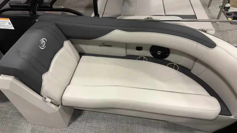 Slide: The Image of Barletta SANZA22QC 2026 boat seat in gray and cream leather. - 18