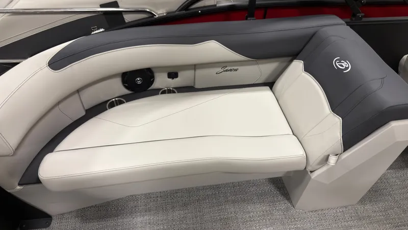 Slide: The Image of Luxurious seating in Barletta SANZA22QC 2026 boat. - 19
