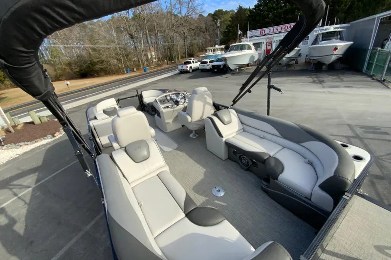 Slide: The Image of 2021 Avalon LSZ Quad Lounger 24' pontoon boat with spacious seating and modern design. - 13