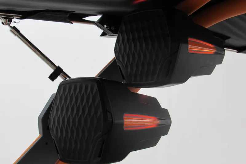 Slide: The Image of 2026 Malibu Wakesetter 23 LSV speakers with modern design and orange accents. - 15