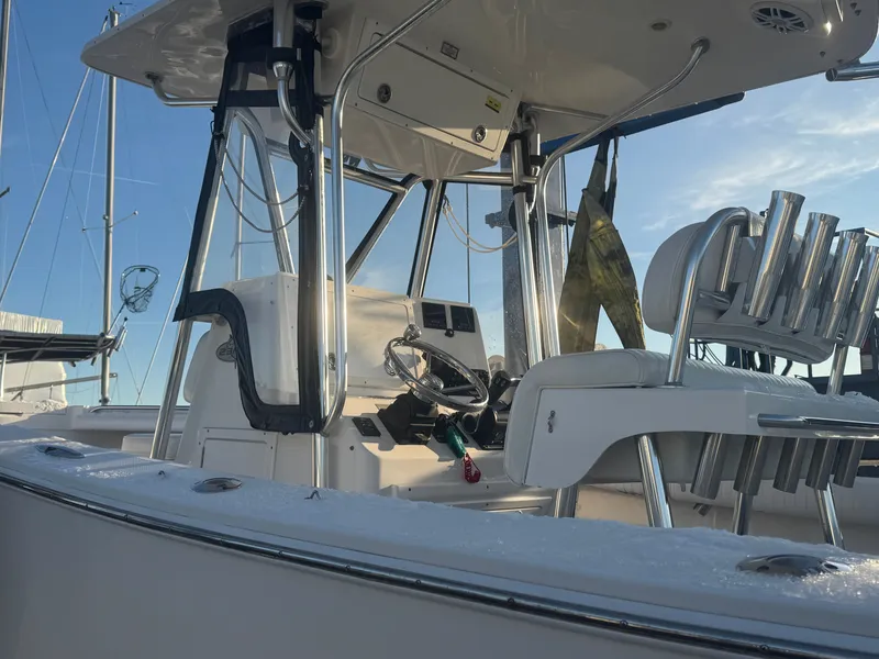 Slide: The Image of Regulator Marine 23 Forward Seating 2008 - 6