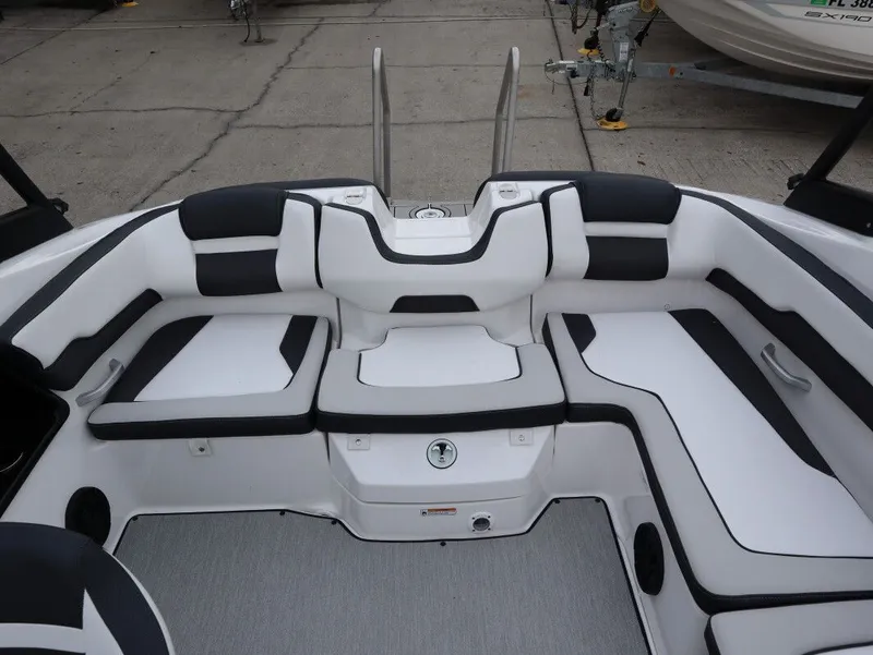 Slide: The Image of Yamaha AR195 2026 - 12