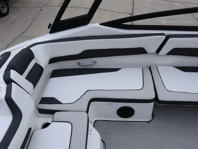 Slide: The Image of Yamaha AR195 2026 - 13