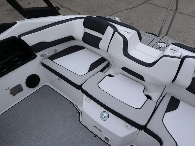 Slide: The Image of Yamaha AR195 2026 - 14