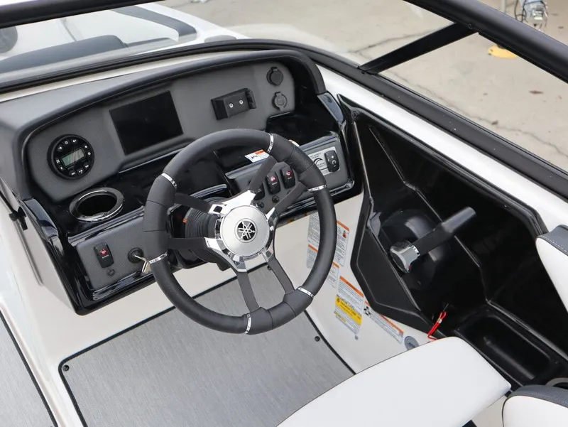 Slide: The Image of Yamaha AR195 2026 - 19