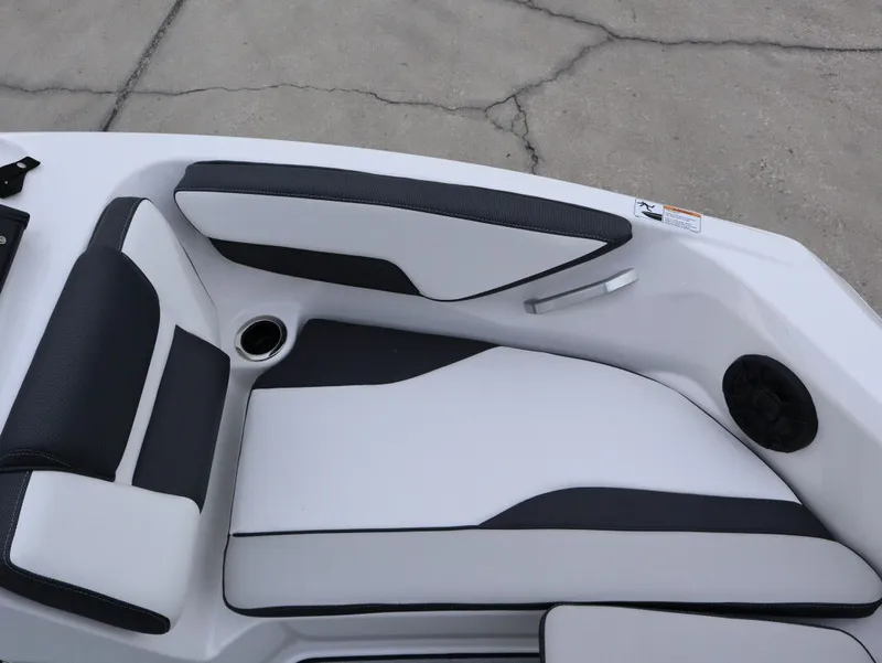 Slide: The Image of Yamaha AR195 2026 - 22