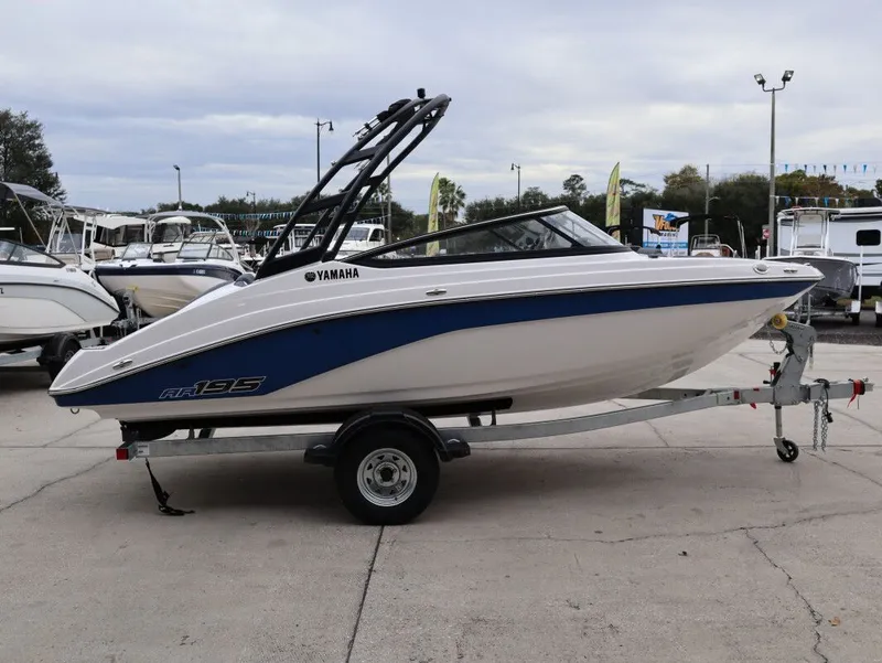 Slide: The Image of Yamaha AR195 2026 - 3