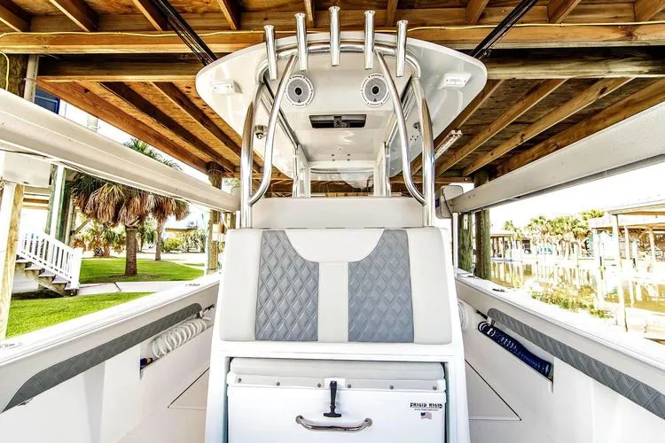 Slide: The Image of 2023 Front Runner 33 Center Console - Image 10 - 10