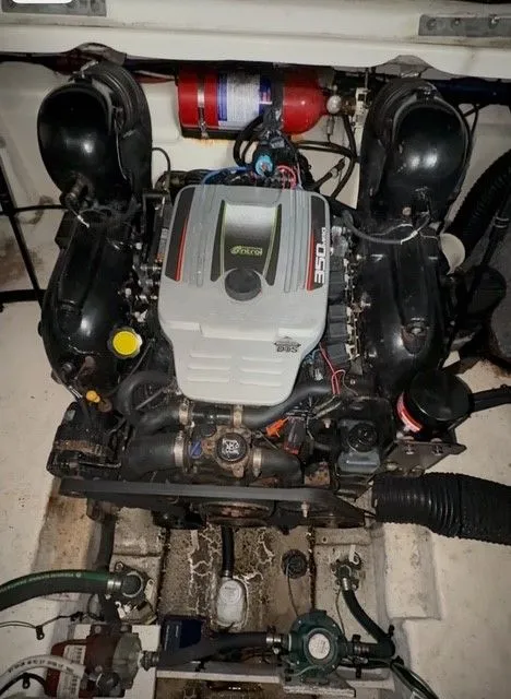 Slide: The Image of Engine compartment of a 2016 Sea Ray 260 Sundancer boat. - 15