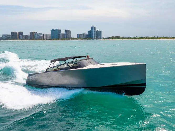 The Image of 2015 Vandutch 40 - Image 1 - 1