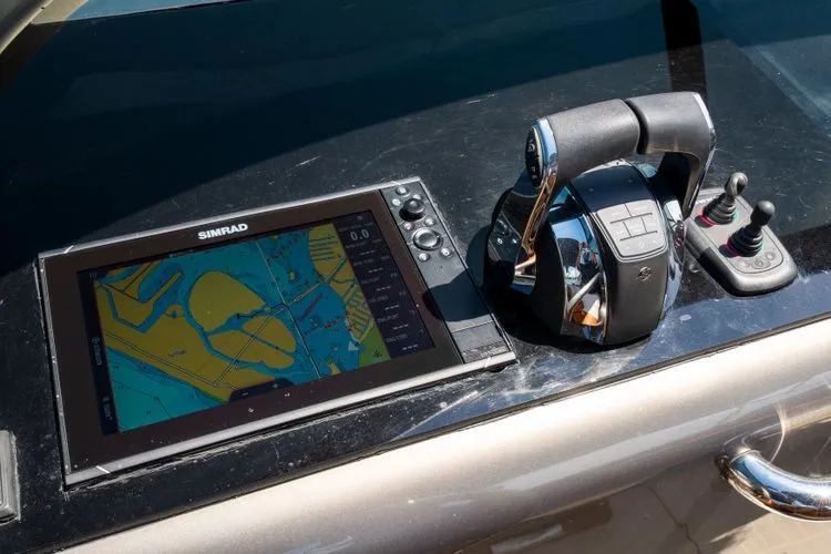 Slide: The Image of 2015 Vandutch 40 - Image 23 - 23