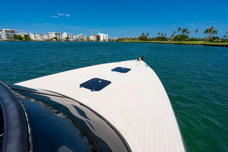 Slide: The Image of 2015 Vandutch 40 - Image 24 - 24