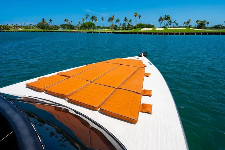 Slide: The Image of 2015 Vandutch 40 - Image 25 - 25