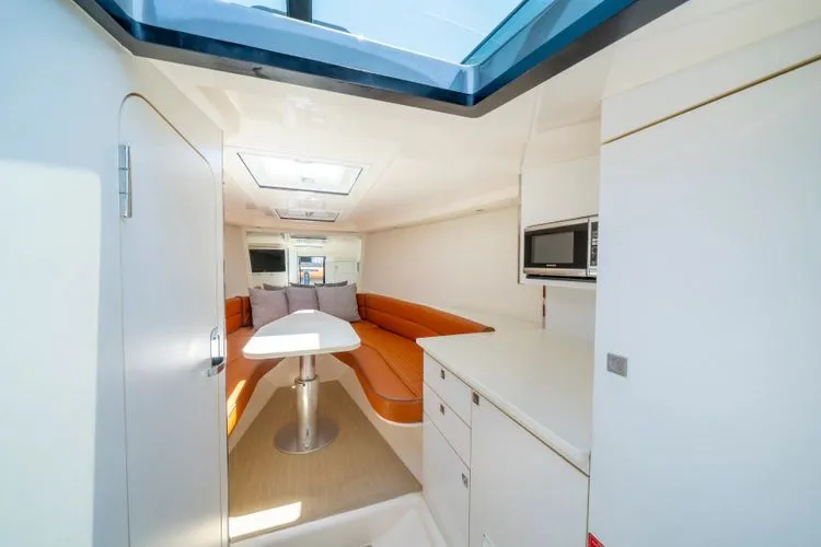 Slide: The Image of 2015 Vandutch 40 - Image 28 - 28